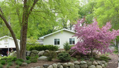 5833 Creek Valley Rd