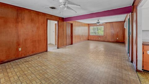 2406 Dellwood Dr