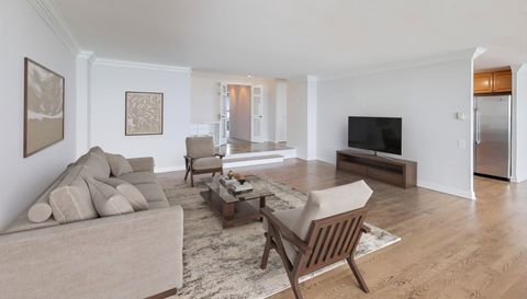 5733 N Sheridan Road