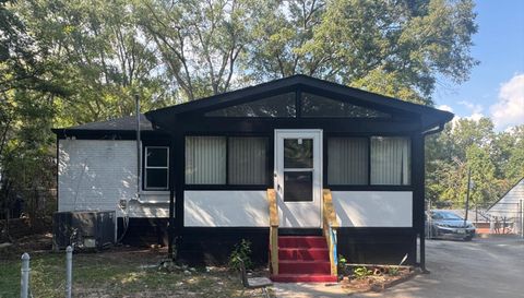 1824 Tiger Flowers Dr NW