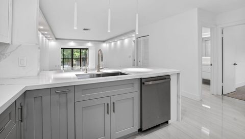 9272 Vista Del Lago