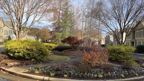 2979 Gateland Square