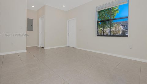 14732 181 Terrace