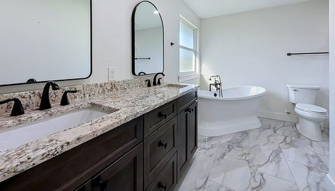 14217 Camelot Pl