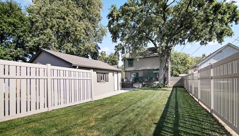 1002 Warner Avenue