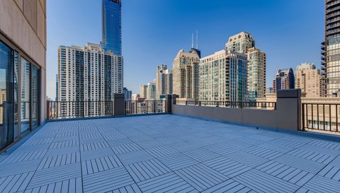 635 N Dearborn Street