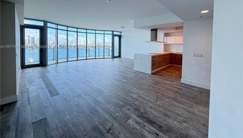 17111 Biscayne Blvd