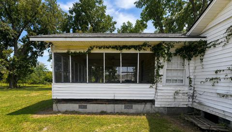 162 Brookfield-Lenox Rd