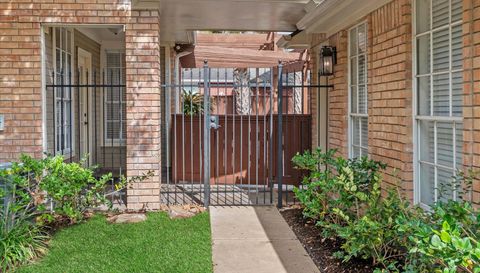 2911 Norwood Hills Dr