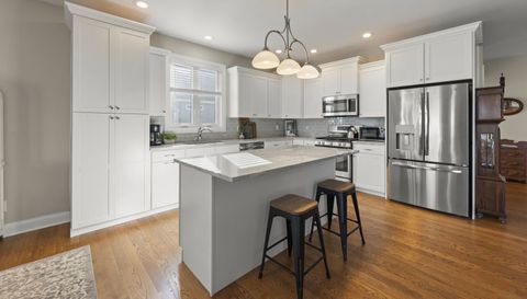1121 Blackberry Shore Lane