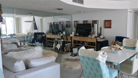 2751 N Ocean Dr