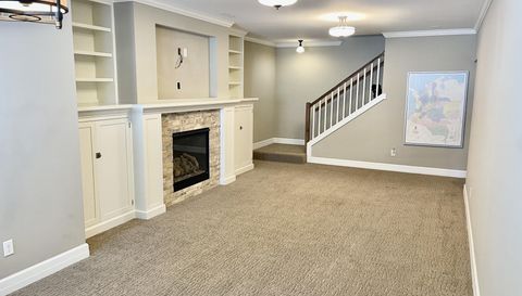 1017 Fox Knoll Dr SW