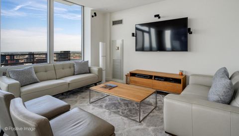 737 W Washington Boulevard