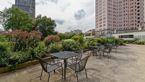 5555 N Sheridan Road