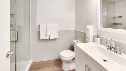 1359 W Hubbard Street