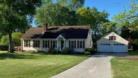 2020 Queen Charlotte Pl