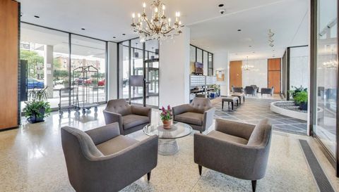 5733 N Sheridan Road