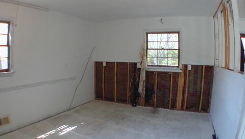 3417 Creekwood Dr SE