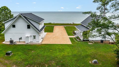 229 Shipwatch Ln