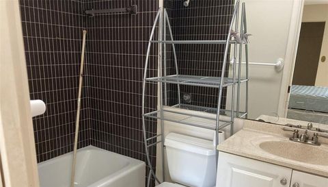 3500 EL CONQUISTADOR PARKWAY