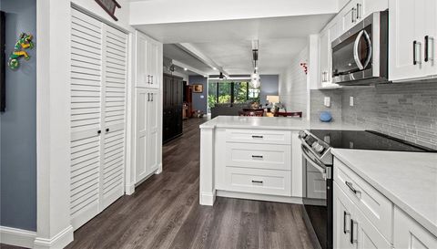 523 BAYPORT WAY