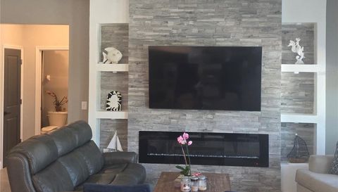 16457 WOODSIDE GLEN