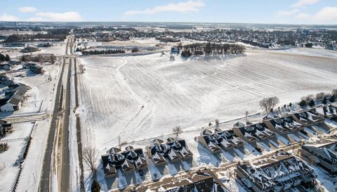 698 Shardlow Place NE