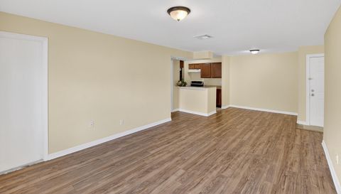 202 Red Maple Pl