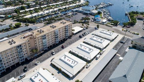 1255 Tarpon Center Dr