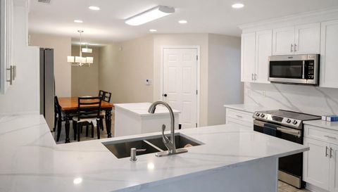 1020 Chandler Ridge Dr SE