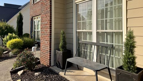 450 Chandler Ct