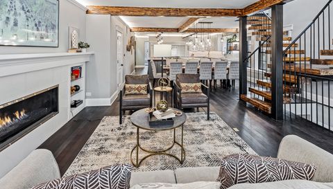 2712 W Sunnyside Avenue