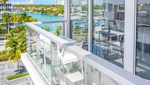 9521 E Bay Harbor Dr