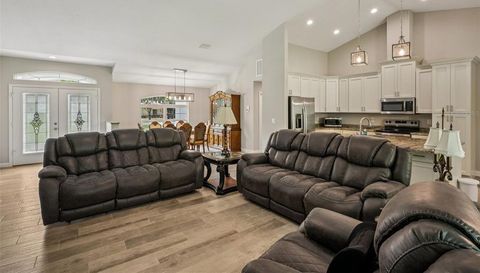 399 W MASSACHUSETTS ST