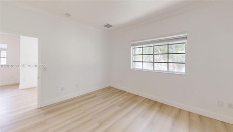 372 Ne 26th Pl