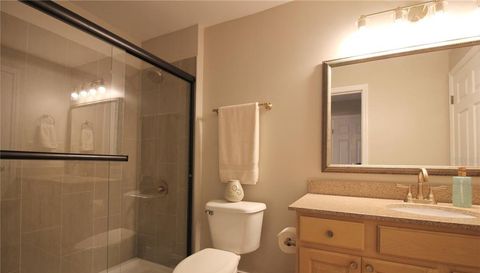 215 W COLLEGE AVENUE