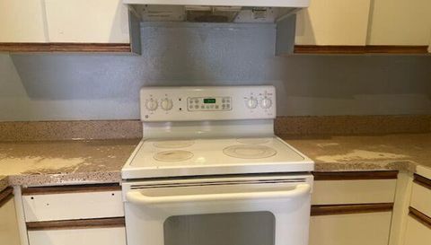 100 Santa Clara Dr APT 3
