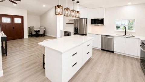 6350 Oak Meadow Bnd