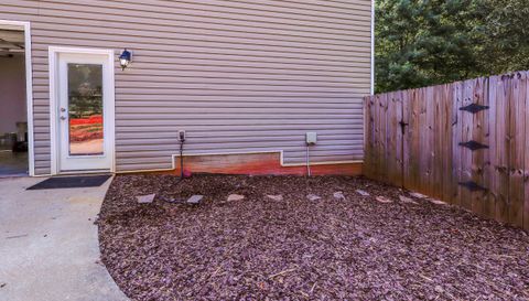 100 Chapman Oak Dr