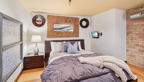 801 Washington Avenue N