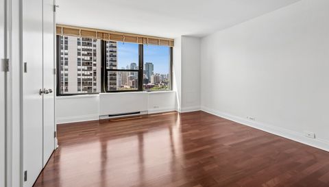 1560 N SANDBURG Terrace