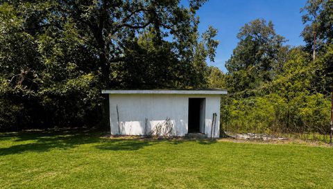 162 Brookfield-Lenox Rd