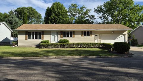 302 Sunrise Ln