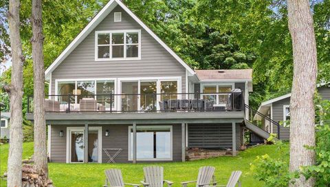 1725 White Cloud Drive N