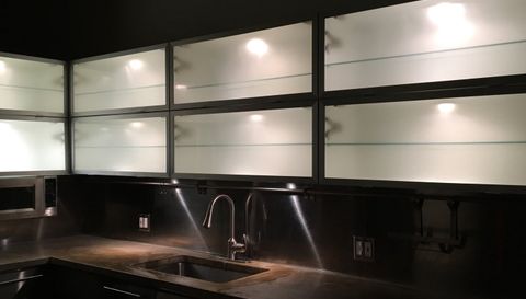 1800 W ROSCOE Street