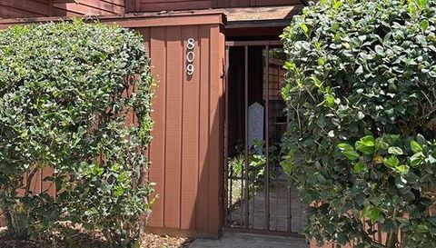 809 SW 55TH TERRACE
