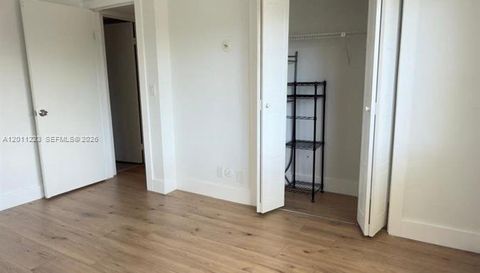 325 Lakeview Dr