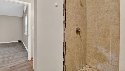 1464 A NE PINE LOG RD