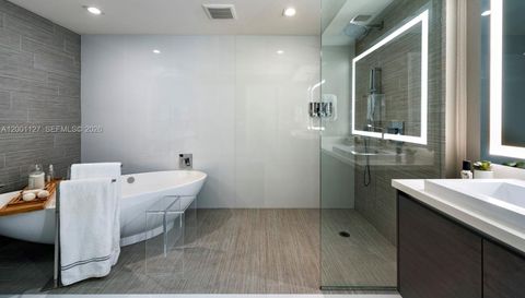 300 Sunny Isles Blvd