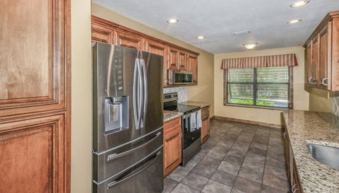 5184 S Riverview Cir